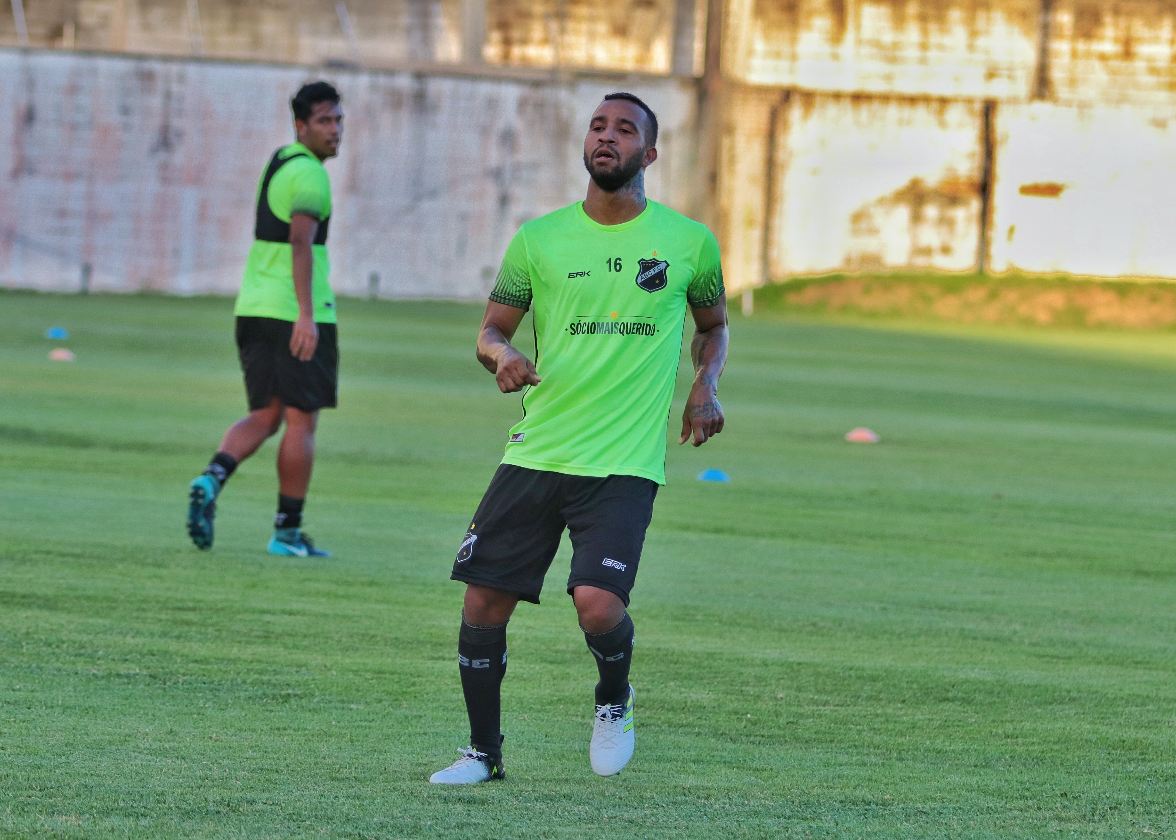 Mais Querido contrata o lateral Guilherme Santos - ABC FC