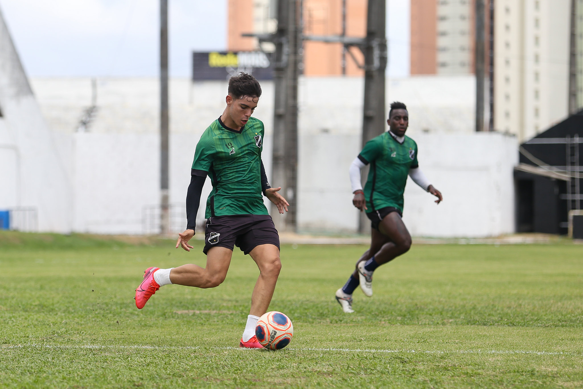 Elenco Volta Aos Treinos Com Regenerativo E Atividade Técnico Dinâmica